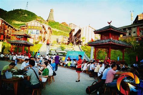 贵州从江：万亩百香果采摘上市-人民图片网
