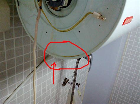 电热水器泄漏阀漏水怎么办？电热水器减压阀漏水怎么办-简单到家