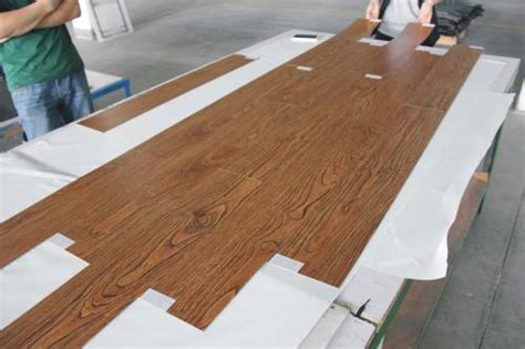 PVC片材地板、石塑地板、家用PVC木纹地板销售施工-阿里巴巴
