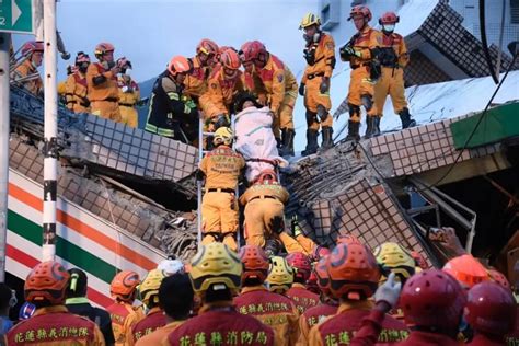台湾花莲县6.9级地震，台媒：玉里镇一处7-11楼房倒塌|界面新闻 · 快讯