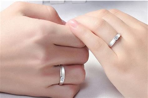 【图】戒指戴在不同手指的意义 与你详细揭秘_戒指_伊秀服饰网|yxlady.com