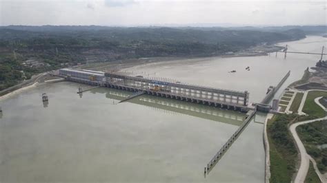 岷江东风岩航电枢纽工程启动建设，建成后最高可通行3000吨级船舶|界面新闻