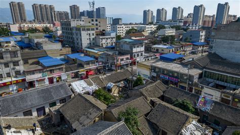 广东云浮市街区全景，一座依靠石头发展起来的繁华小城市__财经头条