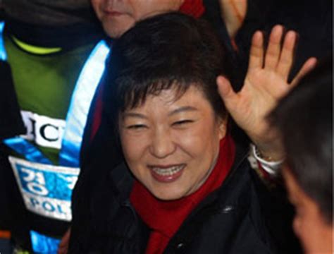 朴槿惠成为韩国首位女总统_2012年韩国大选_环球网