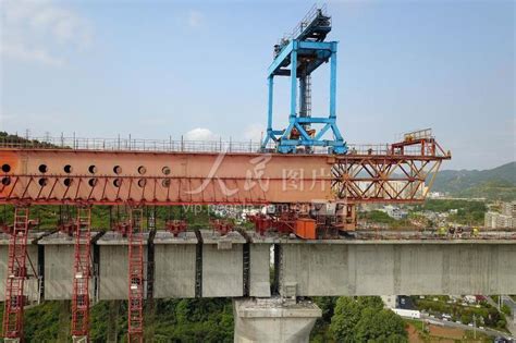 贵州毕节：叙毕铁路建设忙-人民图片网