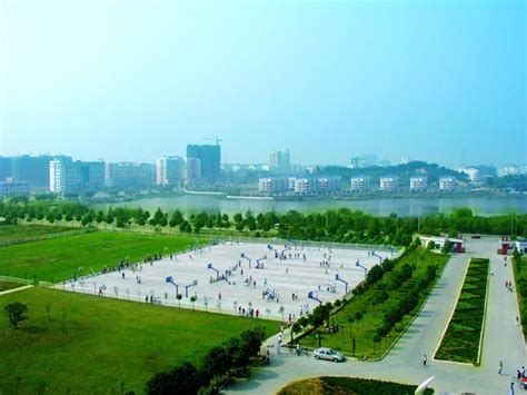 湖北省鄂州市，建成区面积统计，最大是鄂城区，发展最好是华容区_吴楚大道