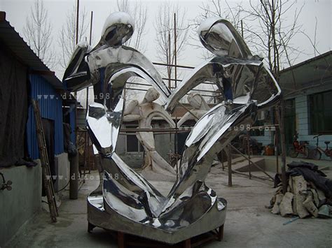 现代创意商场入口美陈业街景观抽象人物雕塑几何拍照购物玻璃钢厂-阿里巴巴