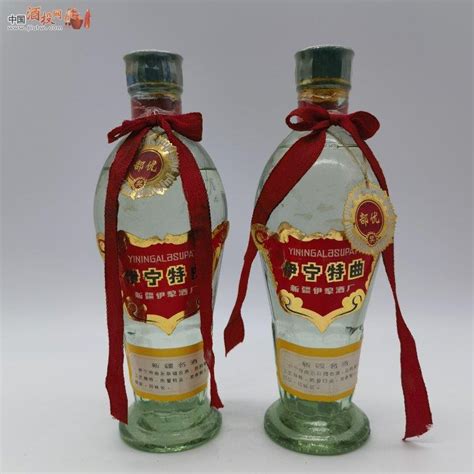 80年代新疆伊犁 美人瓶伊宁特曲 稀缺品种 -陈年老茅台酒交易官方平台-中酒投
