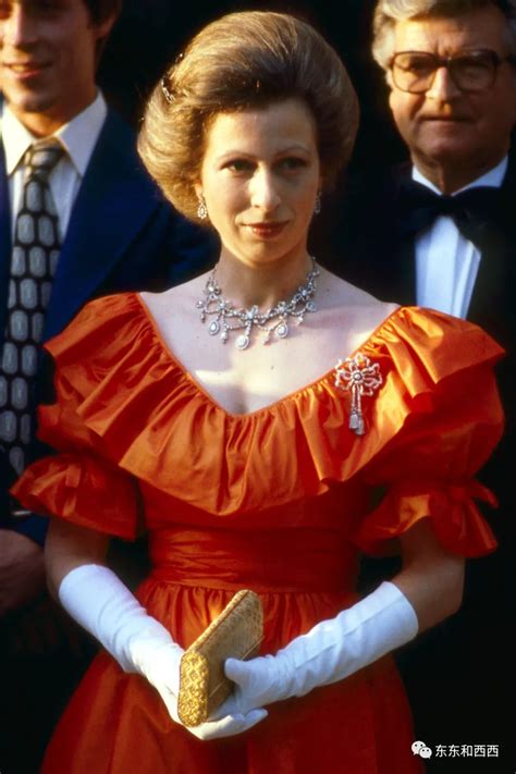 70岁穿得进20岁的礼服，一辈子傲娇深得女王真传，她是英国人最爱的公主_凤凰网