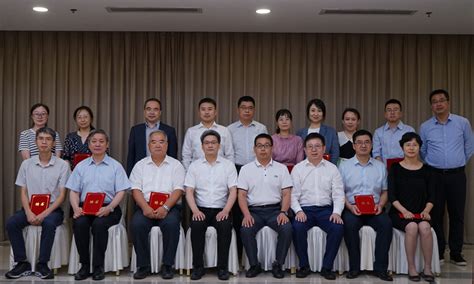 [图文] 哈职院首批25名专家入驻黑龙江省中小企业志愿服务专家库