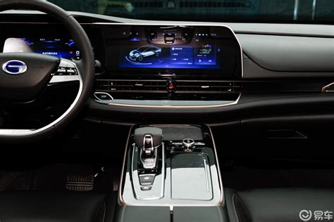 有运动气息 平衡性较高 动力一般 广汽丰田2021款雷凌试驾测评-新浪汽车