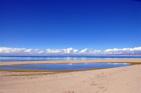 青海湖哪里好玩？青海湖最美的景色全攻略,2024共和榜单,景点/住宿/美食/购物/游玩排行榜【去哪儿攻略】
