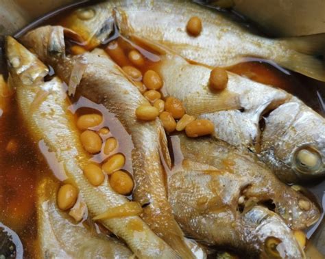 【普宁豆酱焖杂鱼的做法步骤图，怎么做好吃】小碗阿西吧_下厨房