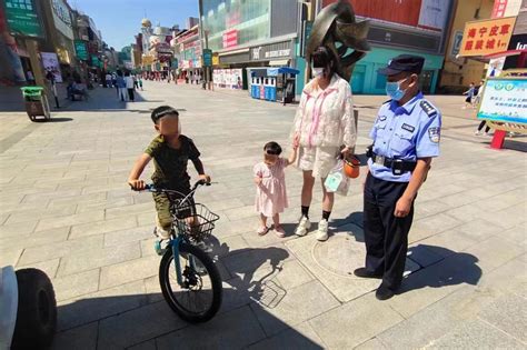 儿童不慎走失 兴庆民警及时帮助找到父母-宁夏新闻网