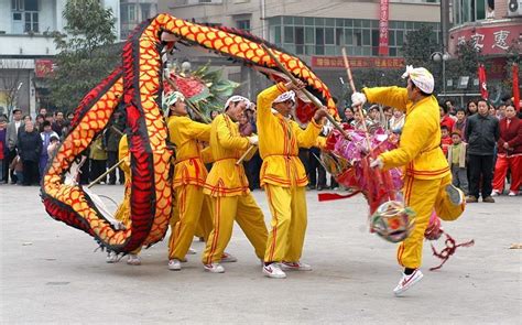 舞龙灯，闹新春！这辈子一定要看一次的年俗文化 - 周到上海