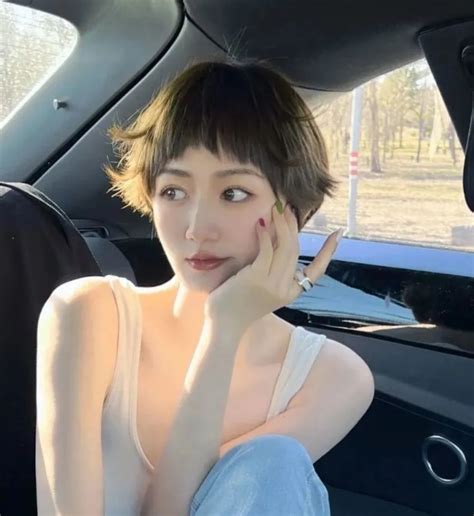短发狗啃刘海图片