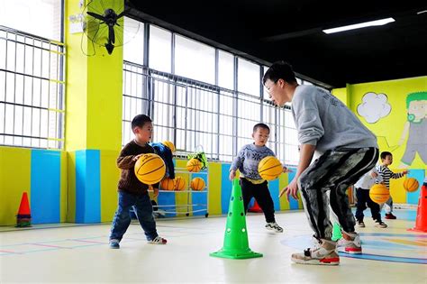 江西峡江：乐享篮球运动|峡江县|教练|训练_新浪新闻