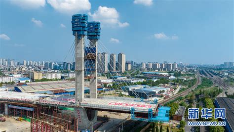 纪念东风汽车公司建设35周年