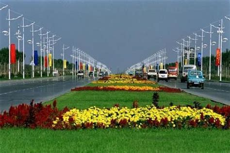 中国新疆与八个国家接壤，吉木乃口岸还处于其中四个国家的交界区