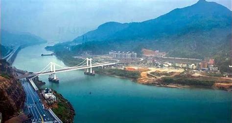浙江省青田县“最美”网红人行桥，满满的欧洲风，却没人知道名字