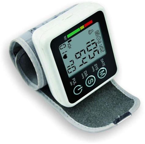 在家测血压选哪支手臂？不注意7件事，你的血压可能都白测了_测量