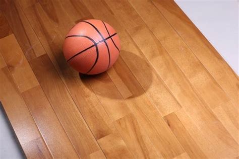 领先体育—2019-2020赛季CBA联赛篮球赛场馆专用运动木地板供应商-领先凯锐多功能体育器材网