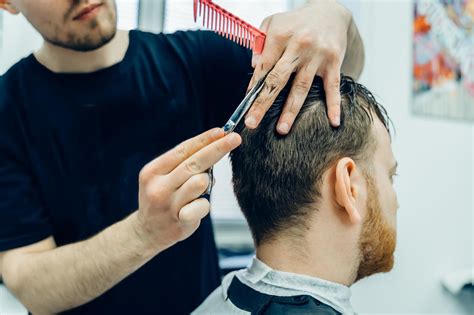 客户理发店洗头男士头发图片下载 - 觅知网