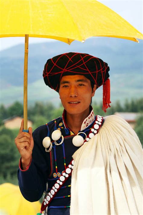 少数民族服饰之维吾尔族服饰_中国制服设计网