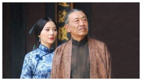 73岁王奎荣的娇妻，比他小37岁，竟是圈内熟悉的女演员