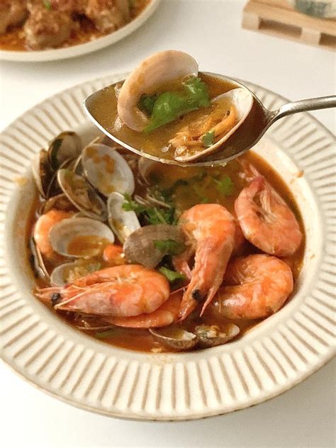 酸汤蛤蜊虾🦐，高端的食材往往只需要最简单的烹饪 - 知乎