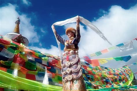 庆祝西藏和平解放70周年影像展在拉萨开幕_时图_图片频道_云南网