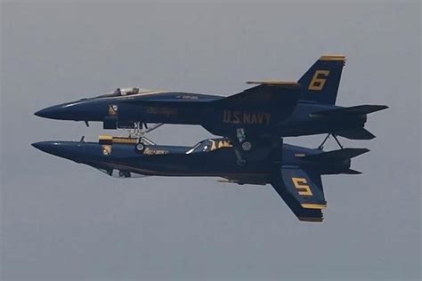 “蓝天使”F/A-18表演纪念照_空中网军事频道