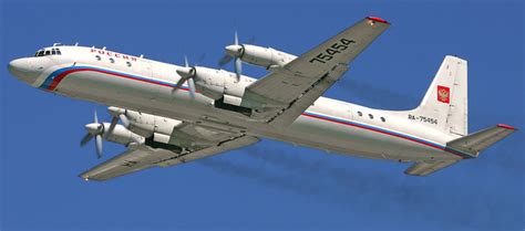 苏联伊尔18涡桨式运输机，它就是在叙利亚坠毁的伊尔20的原型机啊