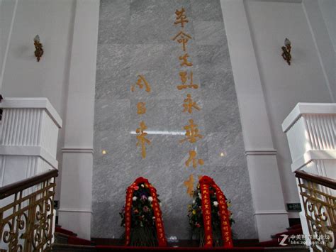 中国工农红军班佑烈士纪念碑位于若尔盖国道213线路边……|中国工农红军|若尔盖|红军_新浪新闻