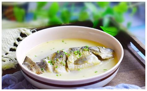 教你鲫鱼汤的正确做法，记住这关键两步，保准鱼汤又白又浓又鲜美|鲫鱼汤|鲫鱼|鱼汤_新浪新闻