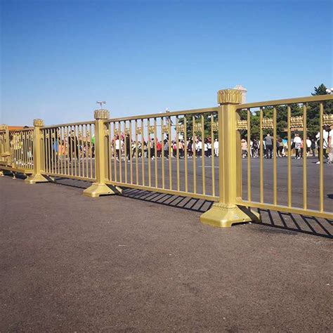 黄金护栏市政护栏道路中央隔离栏交通护栏人行道防撞黄金护栏-阿里巴巴