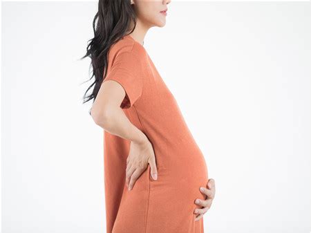 孕期肚子发紧发硬怎么回事 子宫就会频繁的不规则阵痛在医