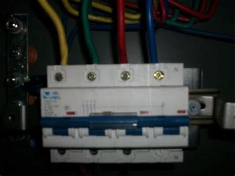 三相电源交流负载比较常见的两种连接方法