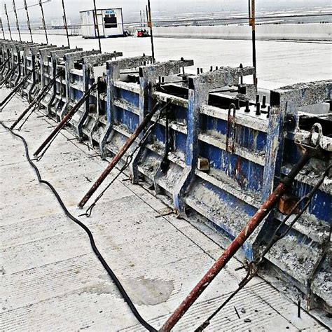 护栏钢模板_瑞安市给力路桥模板有限公司