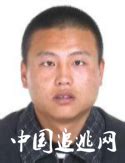 江西泰和县行李箱藏尸案逃犯谢磊：老家村干部称，9年前曾因抢劫被判刑4-5年_公安
