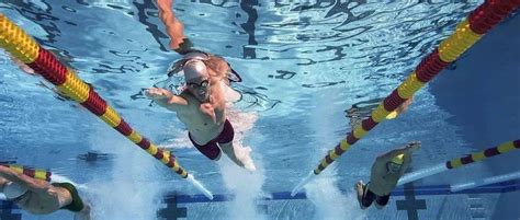 游泳技巧 | 自由泳的伸展肩膀动作拉长身形，用臀部更有效 - 知乎