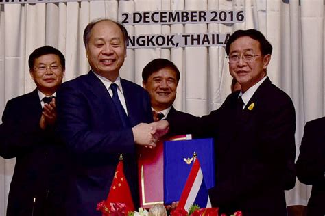 泰国副总理和两部长赴机场迎接首批中国游客……|泰国|中国游客_新浪新闻