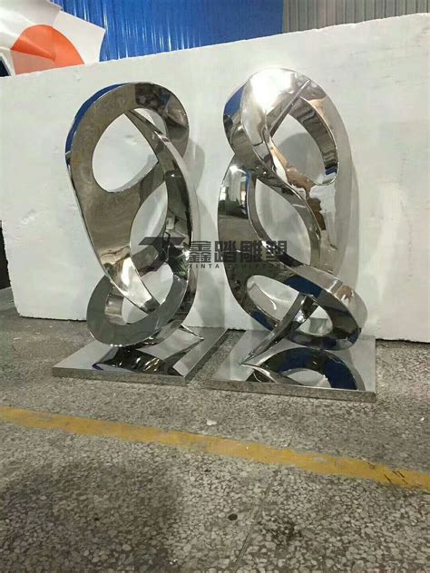 山东玻璃钢雕塑厂家_九源雕塑
