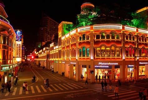 真的好喜欢厦门的鹭江宾馆，就在繁华的中山路街口，交通方便