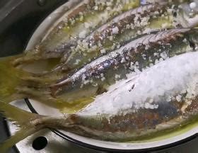 【粗盐蒸东山养殖巴浪鱼的做法视频_做法步骤】_下厨房