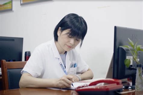 聚焦疫情下的武汉市精神卫生中心“心心语”心理援助热线_凤凰网视频_凤凰网