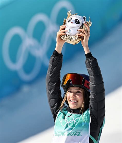 这一跳，让世界看到她的勇气——谷爱凌自由式滑雪女子大跳台摘金_国家体育总局