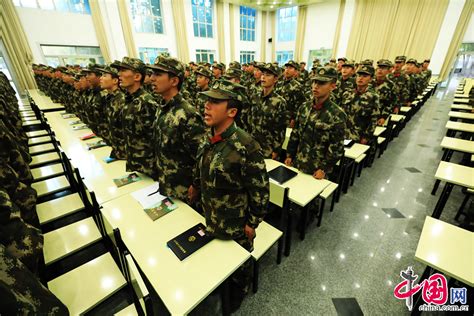 高清:武警北京总队十四支队迎来入营新战友--军事--人民网
