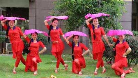 杨丽萍广场舞大辫子 单扇扇子舞含背面动作分解教学