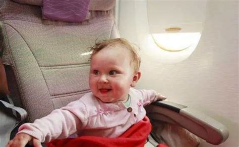 带孩子上飞机应该做好哪些准备 孩子上飞机出行建议 _八宝网